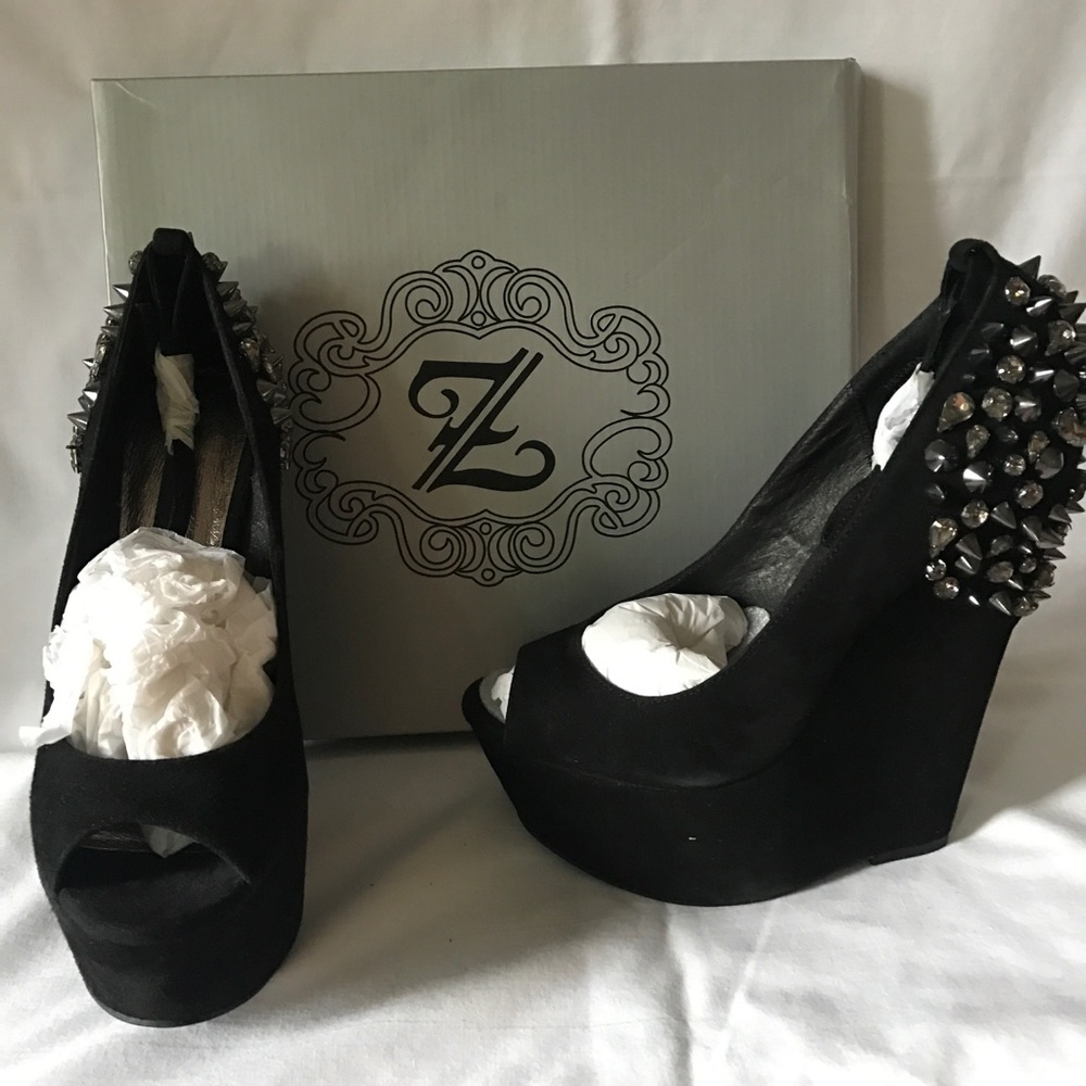 Ziginy suede heel less pumps